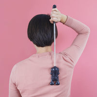 balvi-lifestyle-curious-cat-gratte-dos-chat-noir image 2