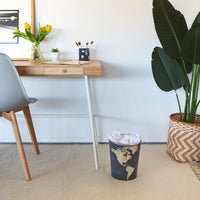 balvi-desk-globe-corbeille-papier-mappemonde-bureau image 2