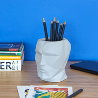 balvi-desk-the-head-pot-crayons-bureau image 2