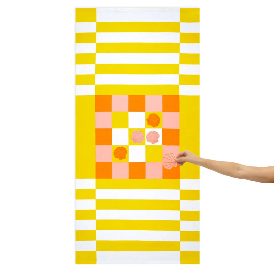 balvi-lifestyle-tic-tac-toe-serviette-plage-morpion-jaune image 1