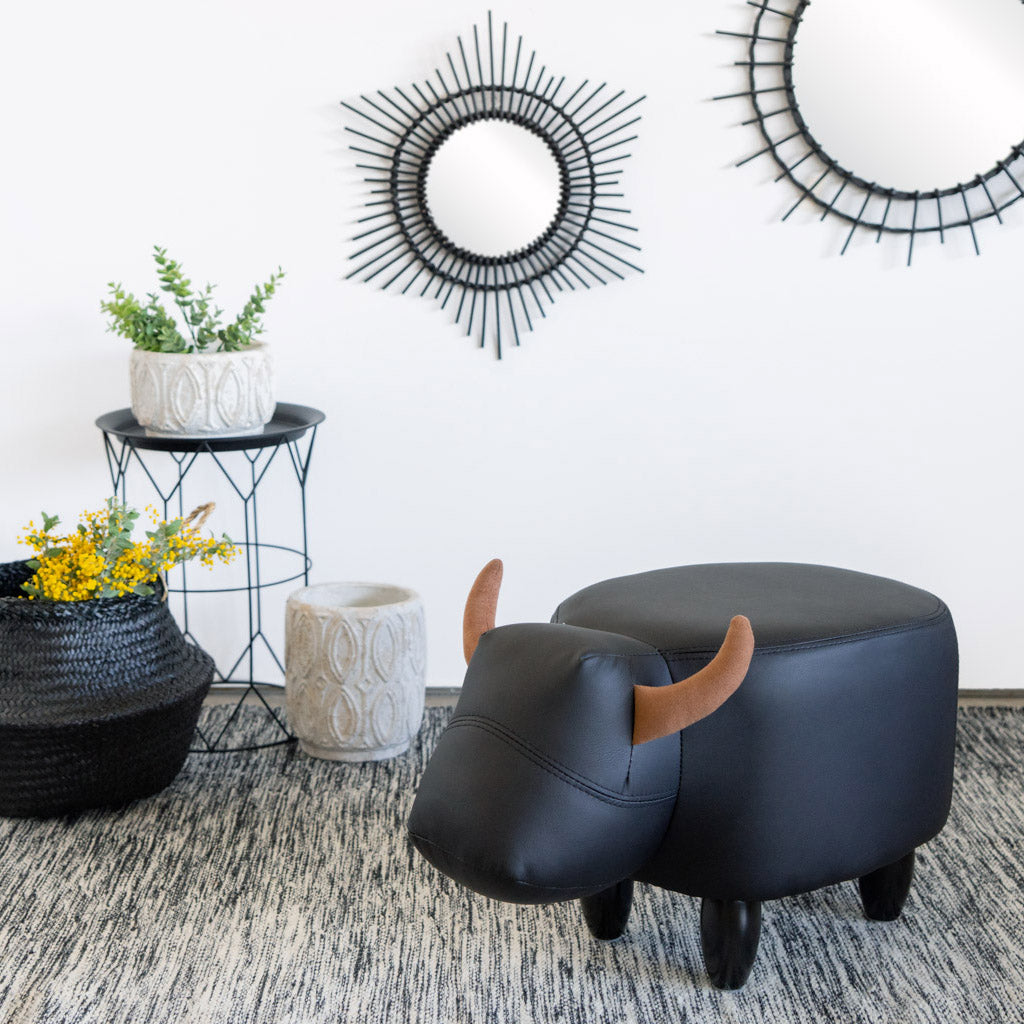 balvi-home-decor-la-vache-tabouret-vache-marron-similicuir image 7