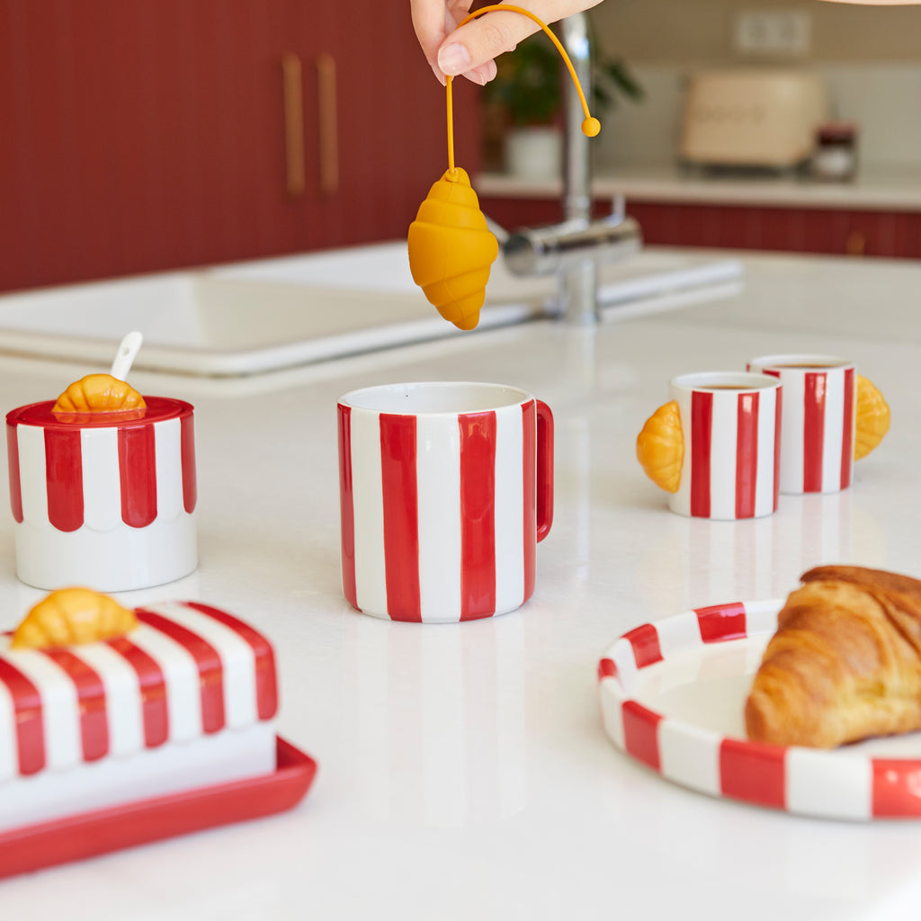 balvi-kitchen-croissant-infuseur-th-silicone-marron image 3