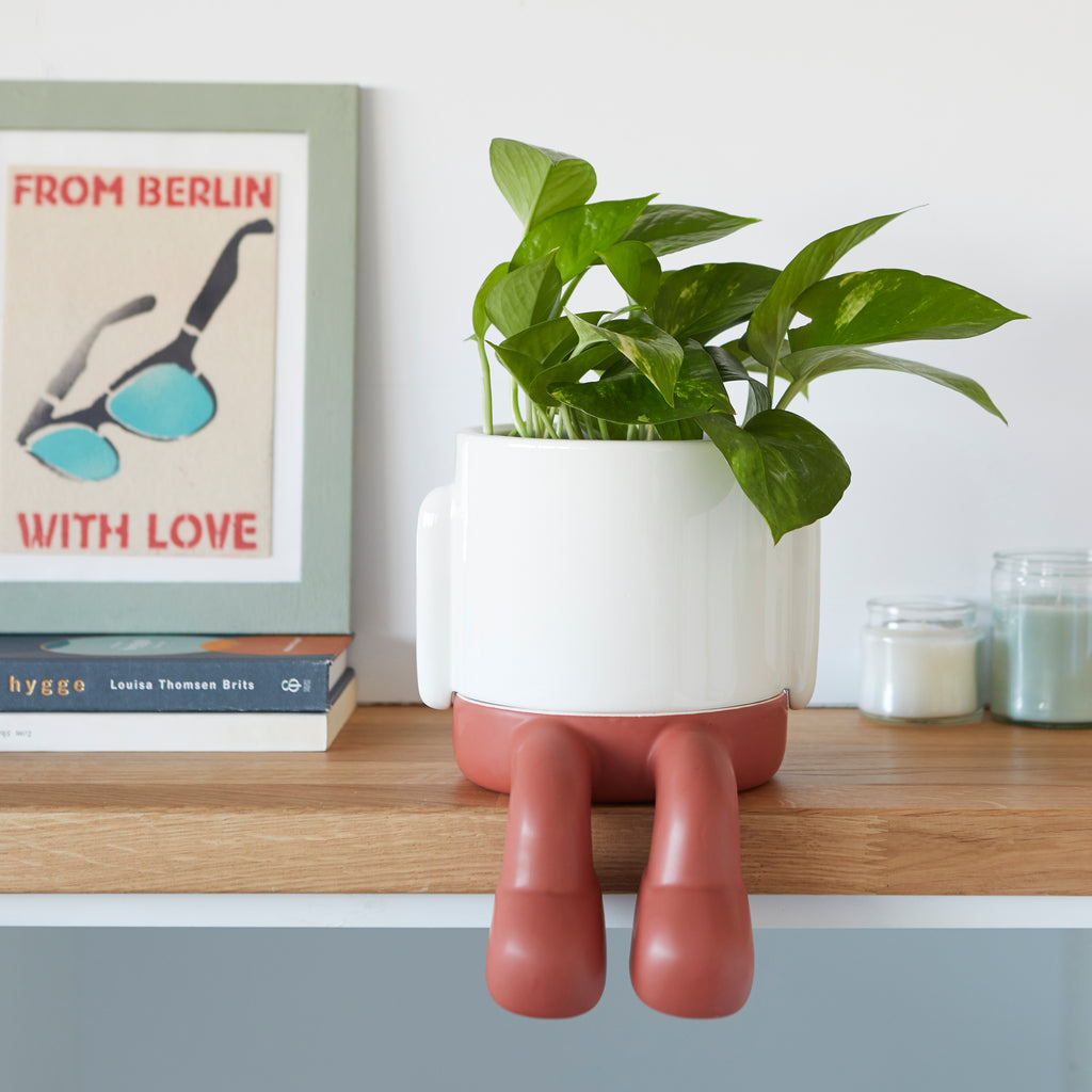 balvi-home-decor-mr-dangly-cache-pot-c-ramique-bleu-jambes-pendantes image 6