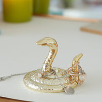 balvi-home-decor-ureus-porte-bijoux-serpent-dor image 3