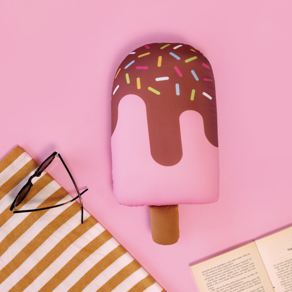 balvi-sprinkles-popsicle-coussin-plage-rose-esquimau image 2