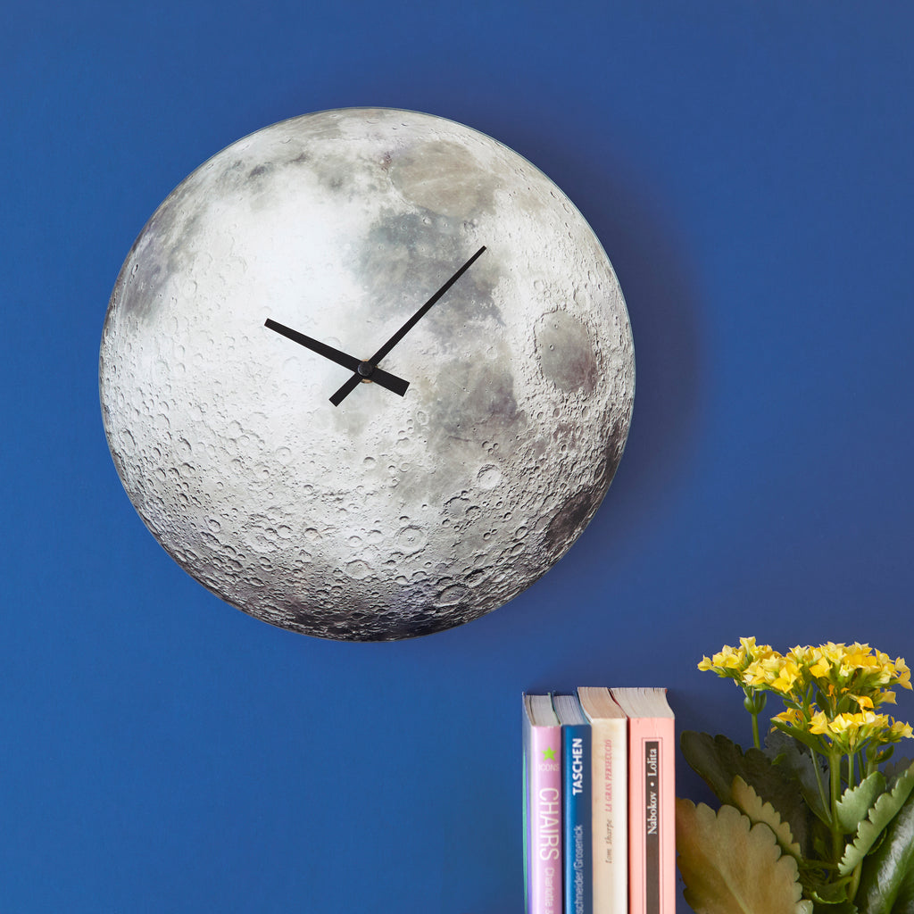 balvi-gibbous-horloge-murale-lune-verre-gris image 2
