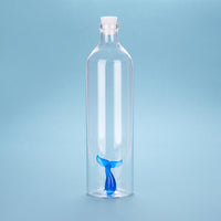 balvi-kitchen-table-atlantis-tail-bouteille-queue-baleine image 5