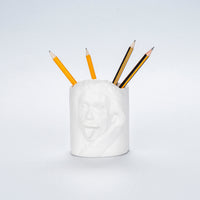 balvi-desk-albert-einstein-pot-crayons-bureau-original image 2