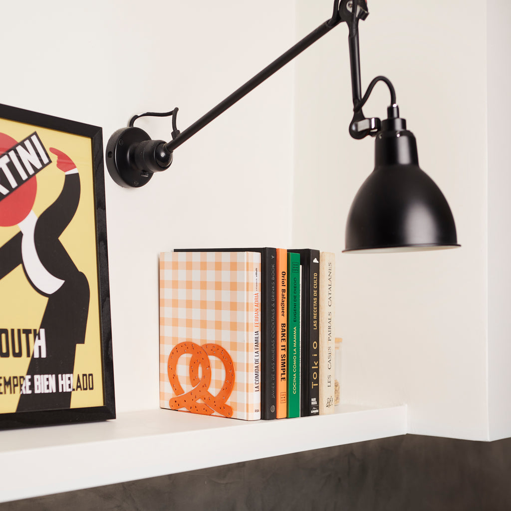 balvi-desk-pretzel-serre-livre-m-tal-bretzel-marron image 3