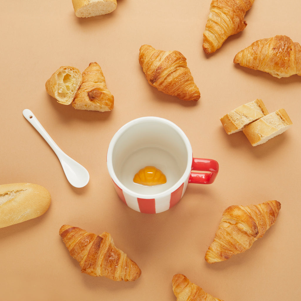 balvi-croissant-surprise-mug-c-ramique-rouge image 2